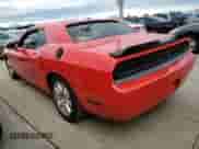 2010 Dodge Challenger R/T z VIN 2B3CJ5DT2AH146295, wystawiony jako Copart lot #74652604 z przebiegiem Nie podano mil oraz Szkoda całkowita • Salvage title. Historia ofert i sprzedaży dostępna na DreamBid. Obrazek 2.