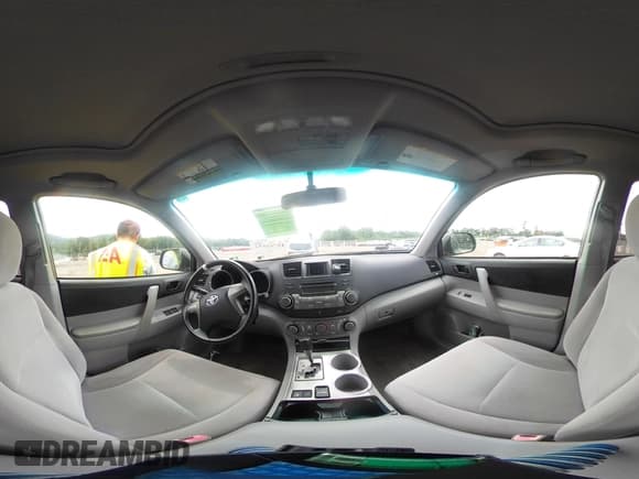 ✅ 2009 Toyota Highlander • VIN: JTEES41A992113103 • Lot: 42716152. Listed on IAAI with 122,722 mi. Free auction sales archive from the USA and detailed vehicle history report at DreamBid. Image 18.