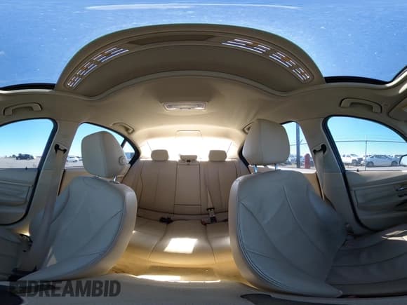 ✅ 2013 BMW 3 Series 328i • VIN: WBA3A5G5XDNP26768 • Lot: 43434731. Wystawiony na IAAI z przebiegiem 128 961 mil. Bezpłatny archiwum sprzedaży aukcyjnych z USA i szczegółowy raport historii pojazdu na DreamBid. Zdjęcie 18.