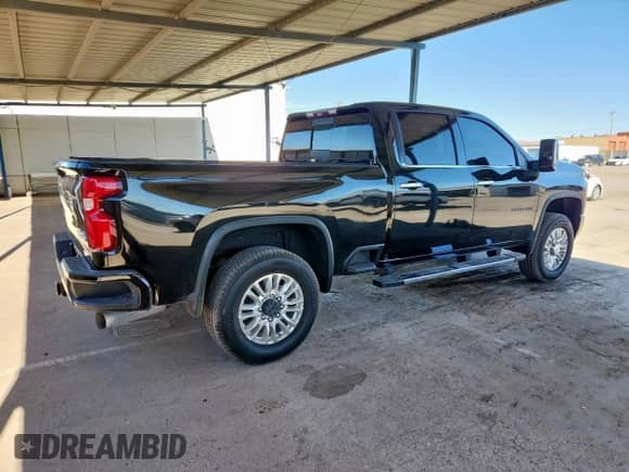 2020 Chevrolet Silverado 3500HD High Country z VIN 1GC4YVEYXLF105443, wystawiony jako Copart lot #91819785 z przebiegiem 76 561 mil mil oraz Szkoda całkowita • Salvage title. Historia ofert i sprzedaży dostępna na DreamBid. Obrazek 3.