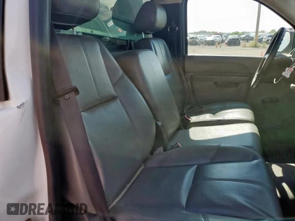 ✅ 2012 Chevrolet Silverado 2500HD Work Truck • VIN: 1GC0CVCG0CF155579 • Lot: 84568965. Wystawiony na Copart z przebiegiem 129 746 mil. Bezpłatny archiwum sprzedaży aukcyjnych z USA i szczegółowy raport historii pojazdu na DreamBid. Zdjęcie 10.