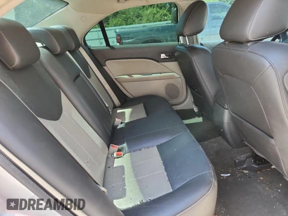 ✅ 2010 Mercury Milan Premier • VIN: 3MEHM0JG1AR662821 • Lot: 68371315. Listed on Copart with 147,915 mi. Free auction sales archive from the USA and detailed vehicle history report at DreamBid. Image 10.