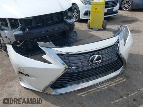 ✅ 2016 Lexus ES 300h • VIN: JTHBW1GG4G2114905 • Lot: 41674486. Listed on IAAI with 185,835 mi. Free auction sales archive from the USA and detailed vehicle history report at DreamBid. Image 18.