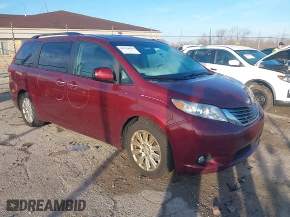 ✅ 2011 Toyota Sienna Limited • VIN: 5TDDK3DCXBS016482 • Lot: 43759024. Listed on IAAI with 181,921 mi. Free auction sales archive from the USA and detailed vehicle history report at DreamBid. Image 1.