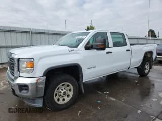 ✅ 2018 GMC Sierra 2500HD • VIN: 1GT12REG2JF131714 • Лот: 84949805. Опубликован ранее на Copart с пробегом 120 634 миль. Бесплатный доступ к архиву аукционных продаж из США и подробный отчёт об истории автомобиля на DreamBid. Изображение 1.
