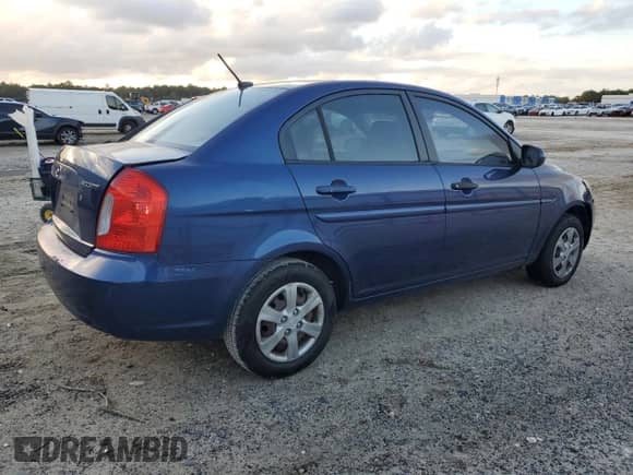 2011 Hyundai Accent GLS z VIN KMHCN4AC8BU617197, wystawiony jako Copart lot #78658214 z przebiegiem 130 327 mil mil oraz Szkoda całkowita • Salvage title. Historia ofert i sprzedaży dostępna na DreamBid. Obrazek 3.