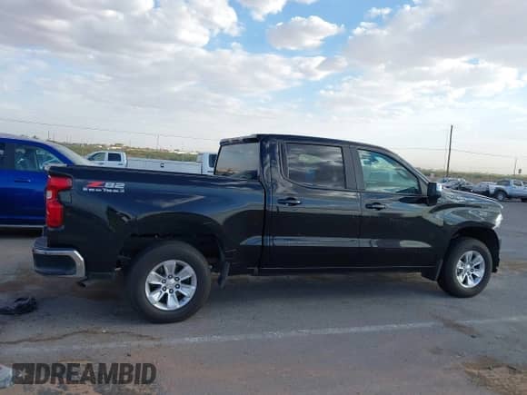2022 Chevrolet Silverado 1500 LT z VIN 1GCPWCED7NZ123212, wystawiony jako IAAI lot #42823989 z przebiegiem 79 092 mil mil oraz . Historia ofert i sprzedaży dostępna na DreamBid. Obrazek 13.