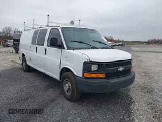 ✅ 2004 Chevrolet Express Cargo • VIN: 1GCHG39U141100288 • Lot: 43633665. Wystawiony na IAAI z przebiegiem 201 859 mil. Bezpłatny archiwum sprzedaży aukcyjnych z USA i szczegółowy raport historii pojazdu na DreamBid. Zdjęcie 1.