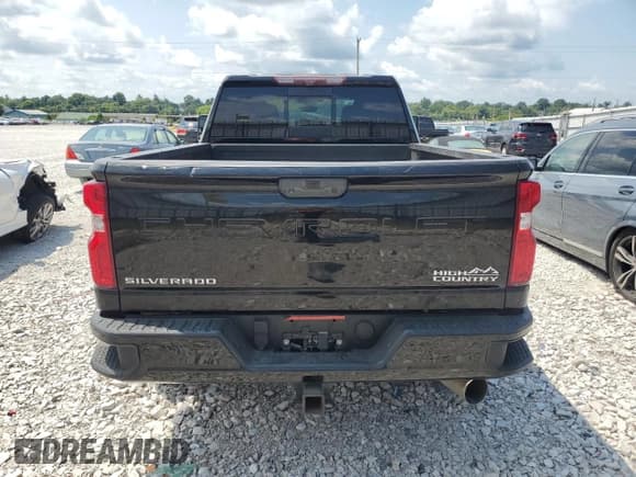 ✅ 2020 Chevrolet Silverado 2500HD High Country • VIN: 1GC4YREY2LF311637 • Lot: 68653285. Wystawiony na Copart z przebiegiem 63 421 mil. Bezpłatny archiwum sprzedaży aukcyjnych z USA i szczegółowy raport historii pojazdu na DreamBid. Zdjęcie 6.