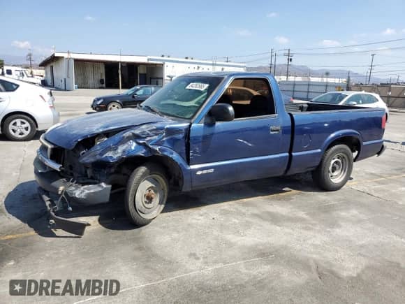 2001 Chevrolet S-10 z VIN 1GCCS14501K166124, wystawiony jako Copart lot #84282665 z przebiegiem 172 996 mil mil oraz Szkoda całkowita • Salvage title. Historia ofert i sprzedaży dostępna na DreamBid. Obrazek 1.
