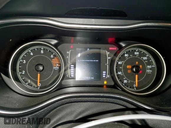 ✅ 2019 Jeep Cherokee Latitude • VIN: 1C4PJLCB6KD203237 • Lot: 92636515. Wystawiony na Copart z przebiegiem 123 403 mil. Bezpłatny archiwum sprzedaży aukcyjnych z USA i szczegółowy raport historii pojazdu na DreamBid. Zdjęcie 9.