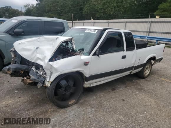 ✅ 1999 GMC Sonoma SLS • VIN: 1GTCS19X3X8530486 • Lot: 70594194. Wystawiony na Copart z przebiegiem Nie podano. Bezpłatny archiwum sprzedaży aukcyjnych z USA i szczegółowy raport historii pojazdu na DreamBid. Zdjęcie 1.