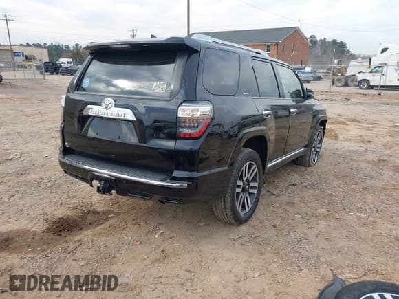 ✅ 2021 Toyota 4Runner Limited • VIN: JTEKU5JRXM5867031 • Lot: 41658255. Wystawiony na IAAI z przebiegiem 62 861 mil. Bezpłatny archiwum sprzedaży aukcyjnych z USA i szczegółowy raport historii pojazdu na DreamBid. Zdjęcie 4.