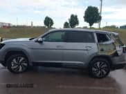 ✅ 2024 Volkswagen Atlas SE • VIN: 1V2JR2CA3RC533450 • Lot: 43099253. Wystawiony na IAAI z przebiegiem 5 499 mil. Bezpłatny archiwum sprzedaży aukcyjnych z USA i szczegółowy raport historii pojazdu na DreamBid. Zdjęcie 15.