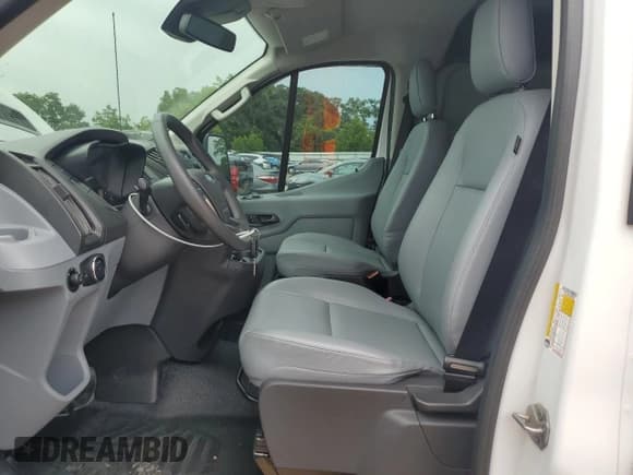 ✅ 2017 Ford Transit • VIN: 1FTYE1ZM3HKA95993 • Лот: 61213555. Опубликован ранее на Copart с пробегом 6 440 миль. Бесплатный доступ к архиву аукционных продаж из США и подробный отчёт об истории автомобиля на DreamBid. Изображение 7.