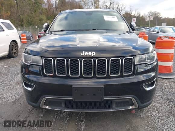 2018 Jeep Grand Cherokee Sterling z VIN 1C4RJFBGXJC425372, wystawiony jako IAAI lot #43595448 z przebiegiem 138 472 mil mil oraz . Historia ofert i sprzedaży dostępna na DreamBid. Obrazek 12.