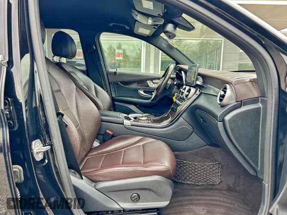 ✅ 2016 Mercedes-Benz GLC 300 • VIN: WDC0G4JBXGF077656 • Lot: 94997525. Listed on Copart with 91,167 mi. Free auction sales archive from the USA and detailed vehicle history report at DreamBid. Image 5.