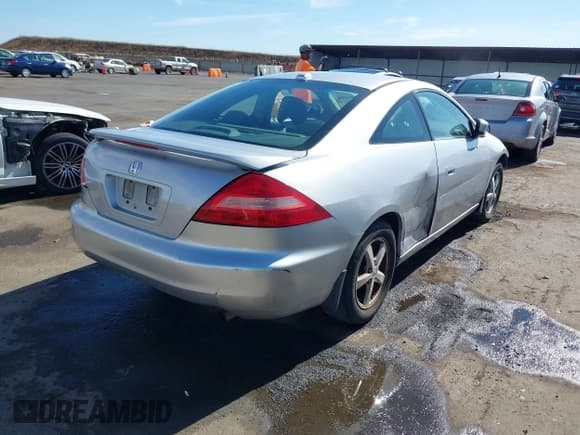 ✅ 2004 Honda Accord EX • VIN: 1HGCM72654A024145 • Lot: 42816464. Listed on IAAI with 203,939 mi. Free auction sales archive from the USA and detailed vehicle history report at DreamBid. Image 4.