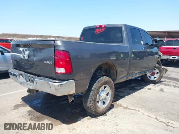 ✅ 2015 Ram 2500 Tradesman • VIN: 3C6UR5CJ8FG558537 • Lot: 42520286. Wystawiony na IAAI z przebiegiem 150 255 mil. Bezpłatny archiwum sprzedaży aukcyjnych z USA i szczegółowy raport historii pojazdu na DreamBid. Zdjęcie 4.