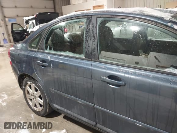 ✅ 2006 Volvo S40 2.4L • VIN: YV1MS382362185686 • Lot: 43809122. Listed on IAAI with 67,927 mi. Free auction sales archive from the USA and detailed vehicle history report at DreamBid. Image 13.