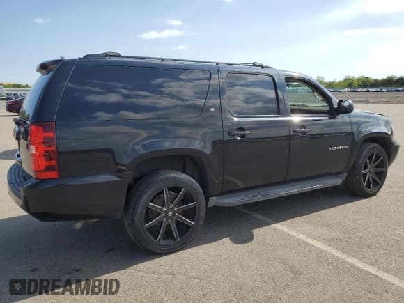 ✅ 2013 Chevrolet Suburban LT • VIN: 1GNSKJE76DR102183 • Lot: 56272494. Wystawiony na Copart z przebiegiem 122 679 mil. Bezpłatny archiwum sprzedaży aukcyjnych z USA i szczegółowy raport historii pojazdu na DreamBid. Zdjęcie 3.