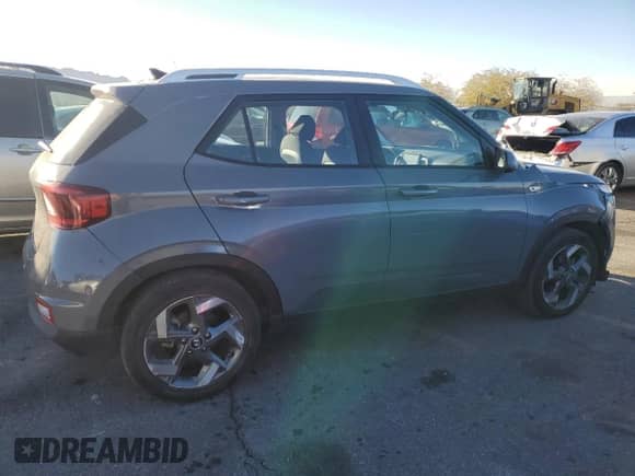 2021 Hyundai Venue SEL z VIN KMHRC8A37MU116439, wystawiony jako Copart lot #89008235 z przebiegiem 60 611 mil mil oraz Szkoda całkowita • Salvage title. Historia ofert i sprzedaży dostępna na DreamBid. Obrazek 3.