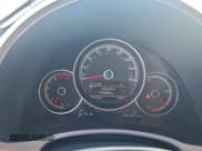 ✅ 2018 Volkswagen Beetle S • VIN: 3VW5DAAT5JM505097 • Лот: 84711945. Опубликован ранее на Copart с пробегом 111 659 миль. Бесплатный доступ к архиву аукционных продаж из США и подробный отчёт об истории автомобиля на DreamBid. Изображение 9.