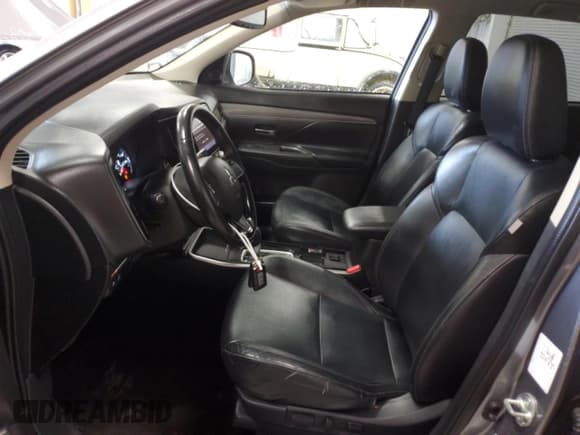 ✅ 2020 Mitsubishi Outlander SE • VIN: JA4AD3A39LZ021880 • Лот: 61073695. Опубликован ранее на Copart с пробегом 102 421 миль. Бесплатный доступ к архиву аукционных продаж из США и подробный отчёт об истории автомобиля на DreamBid. Изображение 7.