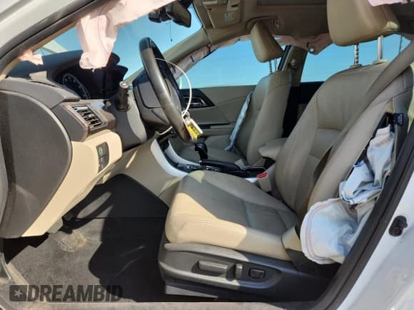 ✅ 2017 Honda Accord Touring • VIN: 1HGCR3F91HA045904 • Лот: 93194785. Опубликован ранее на Copart с пробегом 84 371 миль. Бесплатный доступ к архиву аукционных продаж из США и подробный отчёт об истории автомобиля на DreamBid. Изображение 7.