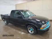 ✅ 2003 Chevrolet S-10 LS • VIN: 1GCCS19X338181730 • Лот: 41697525. Опубликован ранее на Copart с пробегом 201 662 миль. Бесплатный доступ к архиву аукционных продаж из США и подробный отчёт об истории автомобиля на DreamBid. Изображение 4.