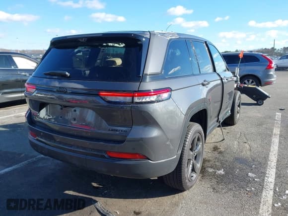 ✅ 2025 Jeep Grand Cherokee Limited • VIN: 1C4RJHBGXS8666607 • Lot: 43776073. Listed on IAAI with 6,789 mi. Free auction sales archive from the USA and detailed vehicle history report at DreamBid. Image 4.