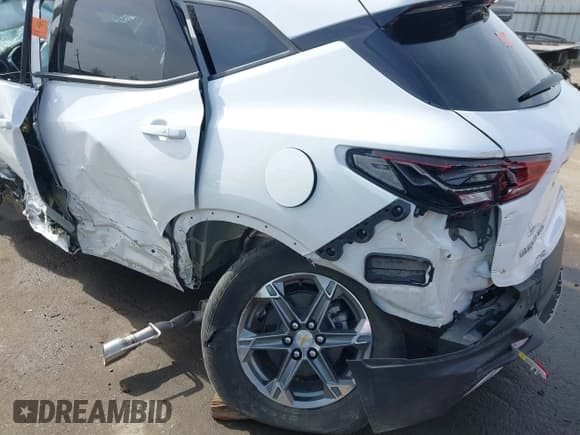 ✅ 2023 Chevrolet Blazer LT • VIN: 3GNKBHR40PS223544 • Lot: 41849062. Listed on IAAI with Not provided. Free auction sales archive from the USA and detailed vehicle history report at DreamBid. Image 17.