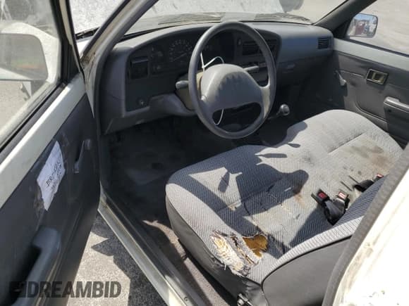 ✅ 1994 Toyota Pickup • VIN: 4TARN81A9RZ282707 • Лот: 81279655. Опубликован ранее на Copart с пробегом 109 929 миль. Бесплатный доступ к архиву аукционных продаж из США и подробный отчёт об истории автомобиля на DreamBid. Изображение 8.