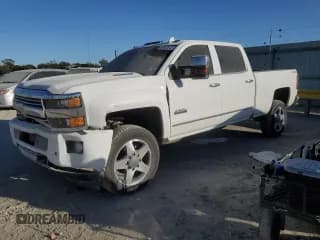 ✅ 2016 Chevrolet Silverado 2500HD High Country • VIN: 1GC1KXE84GF243646 • Lot: 86803845. Wystawiony na Copart z przebiegiem 96 150 mil. Bezpłatny archiwum sprzedaży aukcyjnych z USA i szczegółowy raport historii pojazdu na DreamBid. Zdjęcie 1.