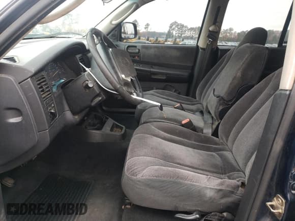 ✅ 2001 Dodge Dakota Sport • VIN: 1B7HL2AN41S258253 • Lot: 82574434. Wystawiony na Copart z przebiegiem Nie podano. Bezpłatny archiwum sprzedaży aukcyjnych z USA i szczegółowy raport historii pojazdu na DreamBid. Zdjęcie 7.