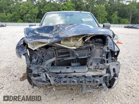 2017 Ram 1500 Tradesman z VIN 3C6JR6AG4HG636931, wystawiony jako Copart lot #60932795 z przebiegiem 157 961 mil mil oraz Szkoda całkowita • Salvage title. Historia ofert i sprzedaży dostępna na DreamBid. Obrazek 5.