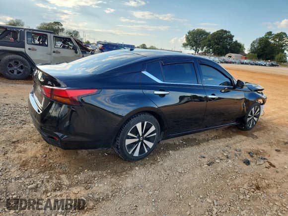 ✅ 2019 Nissan Altima SL • VIN: 1N4BL4EV5KC220494 • Lot: 84053165. Listed on Copart with 118,812 mi. Free auction sales archive from the USA and detailed vehicle history report at DreamBid. Image 3.