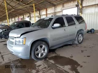 2014 Chevrolet Tahoe LT z VIN 1GNSCBE03ER110720, wystawiony jako Copart lot #82323585 z przebiegiem 137 588 mil mil oraz Szkoda całkowita • Salvage title. Historia ofert i sprzedaży dostępna na DreamBid. Obrazek 1.