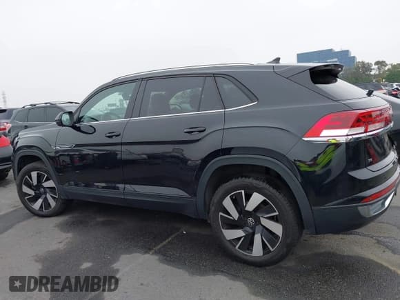 ✅ 2024 Volkswagen Atlas SE • VIN: 1V2WE2CA2RC226112 • Lot: 43300957. Wystawiony na IAAI z przebiegiem 29 026 mil. Bezpłatny archiwum sprzedaży aukcyjnych z USA i szczegółowy raport historii pojazdu na DreamBid. Zdjęcie 15.