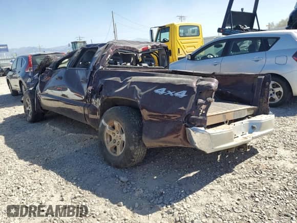 2005 Dodge Dakota SLT with VIN 1D7HW48N95S178032, listed as a Copart auction lot 71290654 with Not provided miles and Salvage title. Bid and sale history available at DreamBid. Image 2.