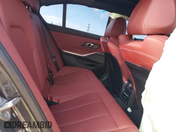 ✅ 2024 BMW 3 Series M340i xDrive • VIN: 3MW49FF03R8E44068 • Lot: 70299205. Wystawiony na Copart z przebiegiem 25 066 mil. Bezpłatny archiwum sprzedaży aukcyjnych z USA i szczegółowy raport historii pojazdu na DreamBid. Zdjęcie 10.