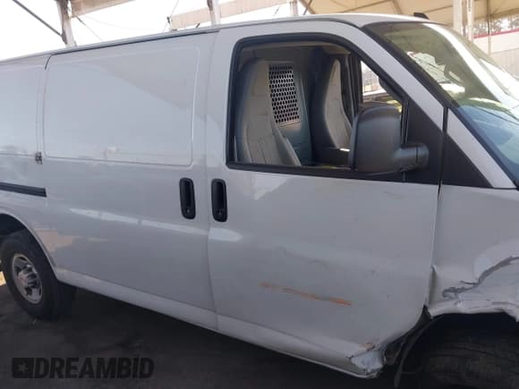 ✅ 2020 Chevrolet Express Cargo • VIN: 1GCWGAFP0L1242088 • Лот: 42145895. Опубликован ранее на IAAI с пробегом Не указан. Бесплатный доступ к архиву аукционных продаж из США и подробный отчёт об истории автомобиля на DreamBid. Изображение 12.