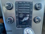 ✅ 2013 Volvo XC60 T6 • VIN: YV4902DZ8D2425632 • Lot: 96805315. Wystawiony na Copart z przebiegiem 157 024 mil. Bezpłatny archiwum sprzedaży aukcyjnych z USA i szczegółowy raport historii pojazdu na DreamBid. Zdjęcie 11.