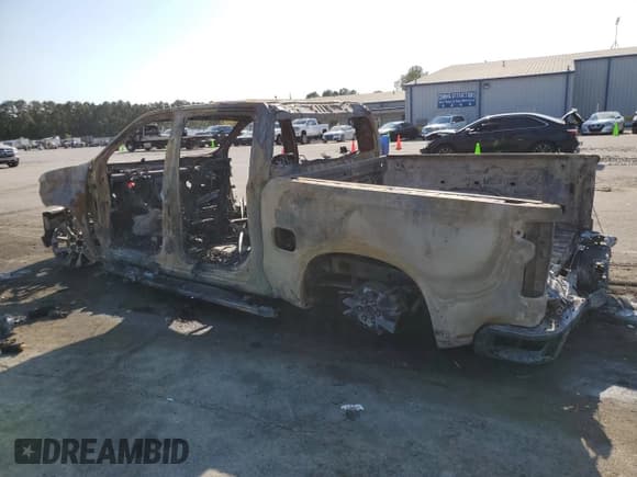 ✅ 2020 Chevrolet Silverado 1500 LTZ • VIN: 3GCUYGED3LG377548 • Lot: 75995854. Wystawiony na Copart z przebiegiem Nie podano. Bezpłatny archiwum sprzedaży aukcyjnych z USA i szczegółowy raport historii pojazdu na DreamBid. Zdjęcie 2.