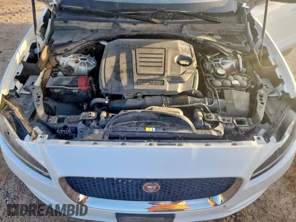 ✅ 2018 Jaguar F-Pace 30t Premium • VIN: SADCJ2GX1JA236455 • Lot: 60746165. Listed on Copart with 101,805 mi. Free auction sales archive from the USA and detailed vehicle history report at DreamBid. Image 11.