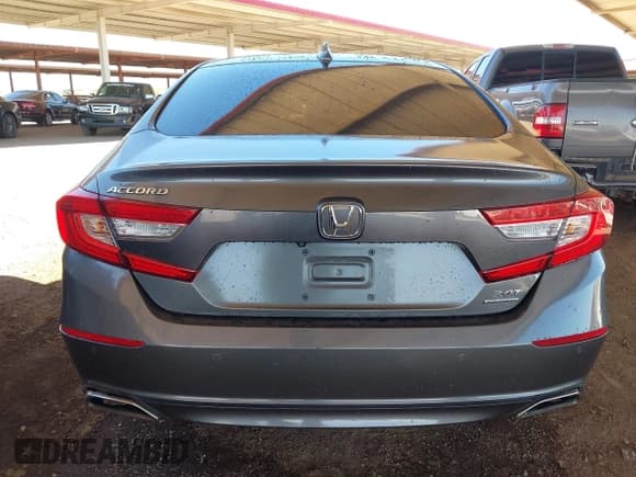 ✅ 2020 Honda Accord Touring • VIN: 1HGCV2F90LA007580 • Lot: 42760290. Listed on IAAI with 129,631 mi. Free auction sales archive from the USA and detailed vehicle history report at DreamBid. Image 15.