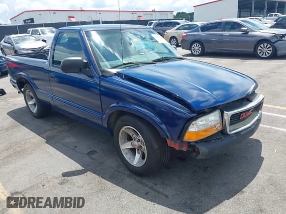✅ 2002 GMC Sonoma SLS • VIN: 1GTCS14W628215382 • Lot: 42824342. Listed on IAAI with 283,410 mi. Free auction sales archive from the USA and detailed vehicle history report at DreamBid. Image 1.