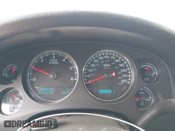 ✅ 2014 GMC Sierra 2500HD Denali • VIN: 1GT125EG4EF190794 • Лот: 41363645. Опубликован ранее на IAAI с пробегом 117 112 миль. Бесплатный доступ к архиву аукционных продаж из США и подробный отчёт об истории автомобиля на DreamBid. Изображение 7.