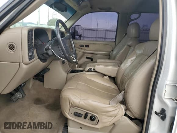 ✅ 2001 Chevrolet Silverado 2500HD • VIN: 1GCHK23131F147019 • Lot: 50015005. Wystawiony na Copart z przebiegiem 177 136 mil. Bezpłatny archiwum sprzedaży aukcyjnych z USA i szczegółowy raport historii pojazdu na DreamBid. Zdjęcie 7.