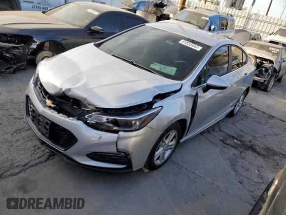 ✅ 2017 Chevrolet Cruze LT • VIN: 1G1BE5SM2H7249807 • Lot: 41033443. Wystawiony na Copart z przebiegiem 97 935 mil. Bezpłatny archiwum sprzedaży aukcyjnych z USA i szczegółowy raport historii pojazdu na DreamBid. Zdjęcie 1.